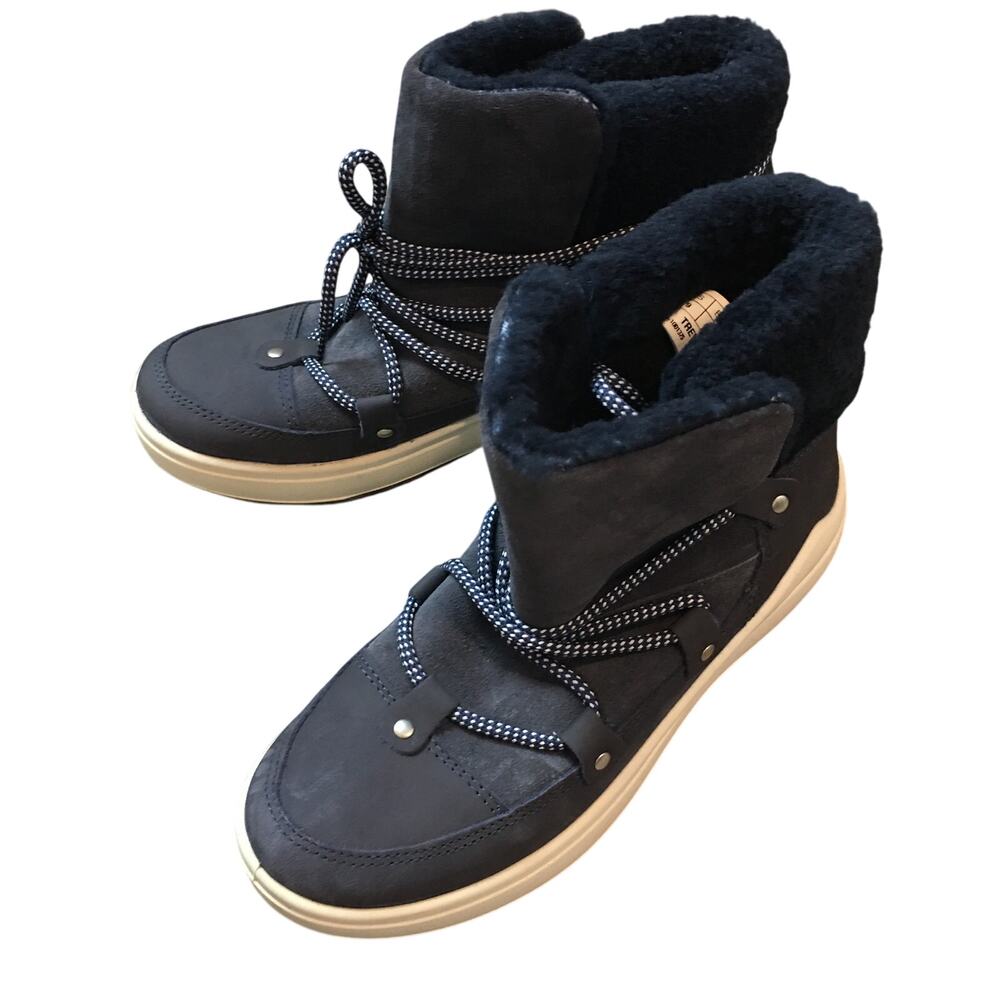 NEW Cougar Treville Waterproof Shearling Boots Women Size 9 BLUE